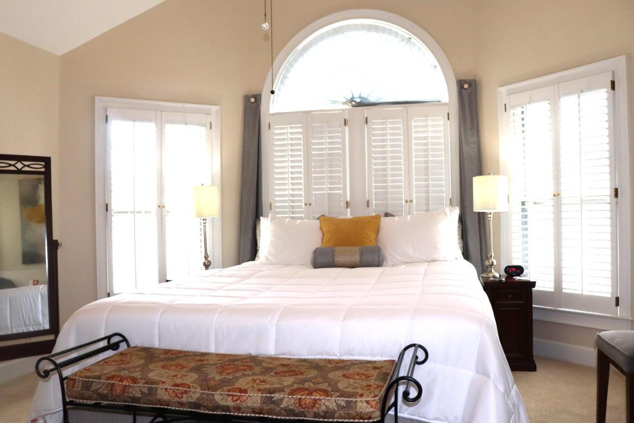 Pleasanton Courtyard Bed And Breakfast Fayetteville Exteriör bild