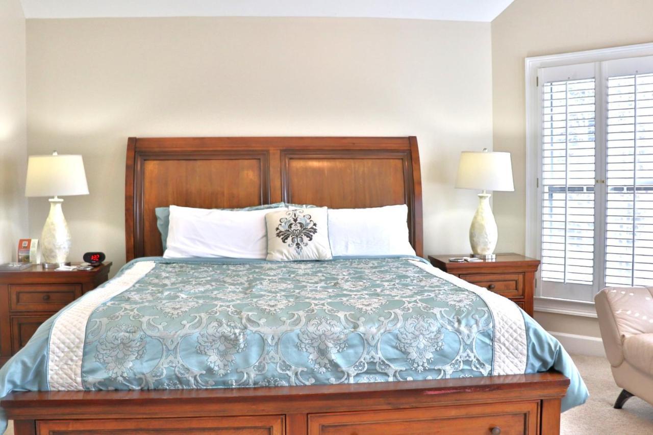 Pleasanton Courtyard Bed And Breakfast Fayetteville Exteriör bild