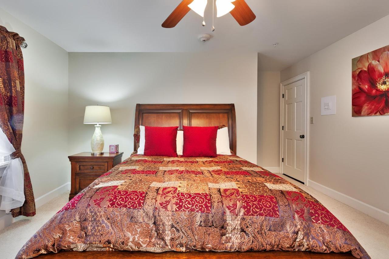 Pleasanton Courtyard Bed And Breakfast Fayetteville Exteriör bild
